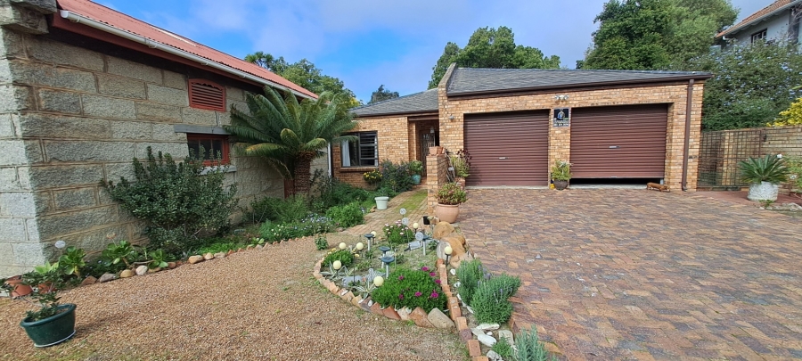 To Let 3 Bedroom Property for Rent in Lemoenkloof Western Cape